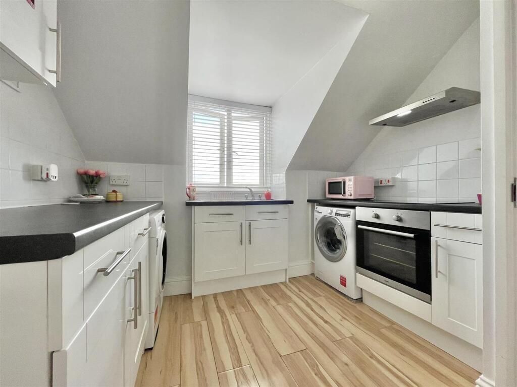 Apartment in Dorchester - More