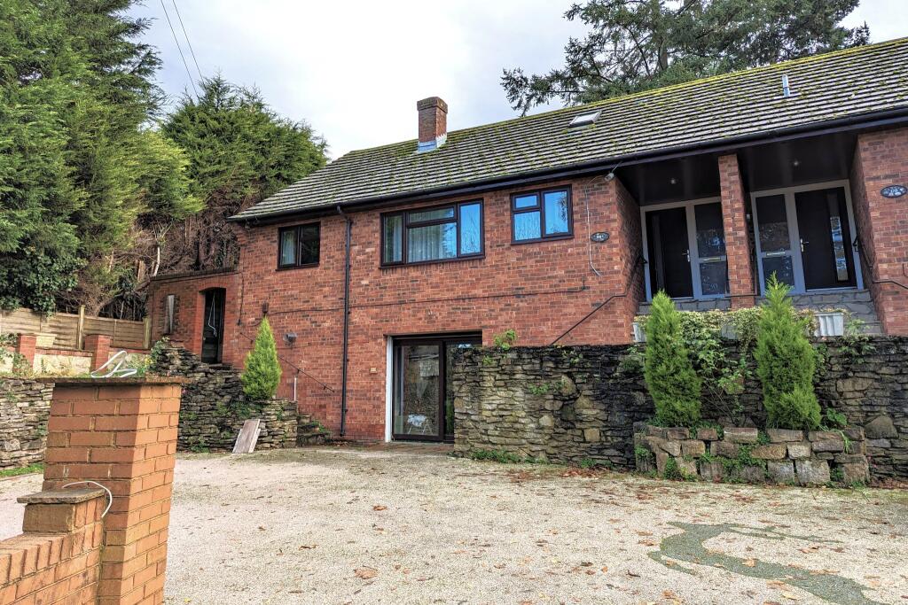 4-bed semi-detached on Romsey, £525,000