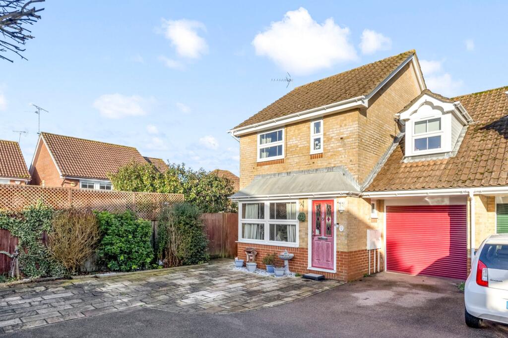 Earles Meadow, Horsham, RH12 image 4