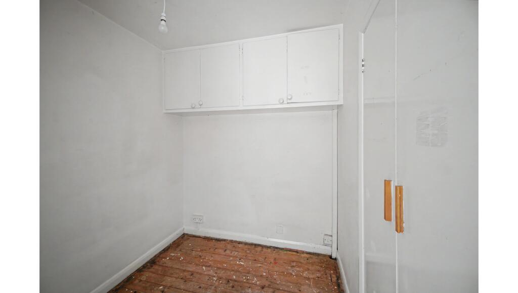 Apartment in Mole Valley, Leatherhead - View 5
