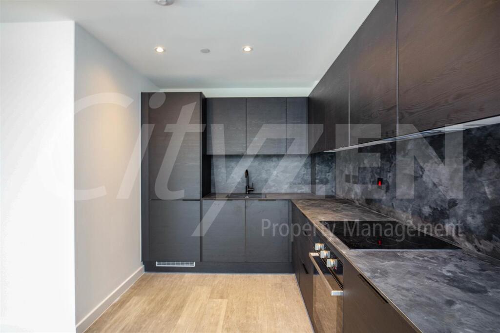 Apartment in Trafford, Greater Manchester - View 5