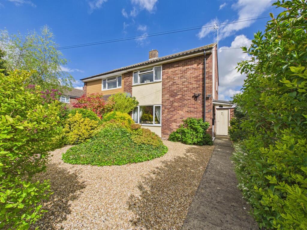 Main image of property: Radnor End, Elmhurst, Aylesbury