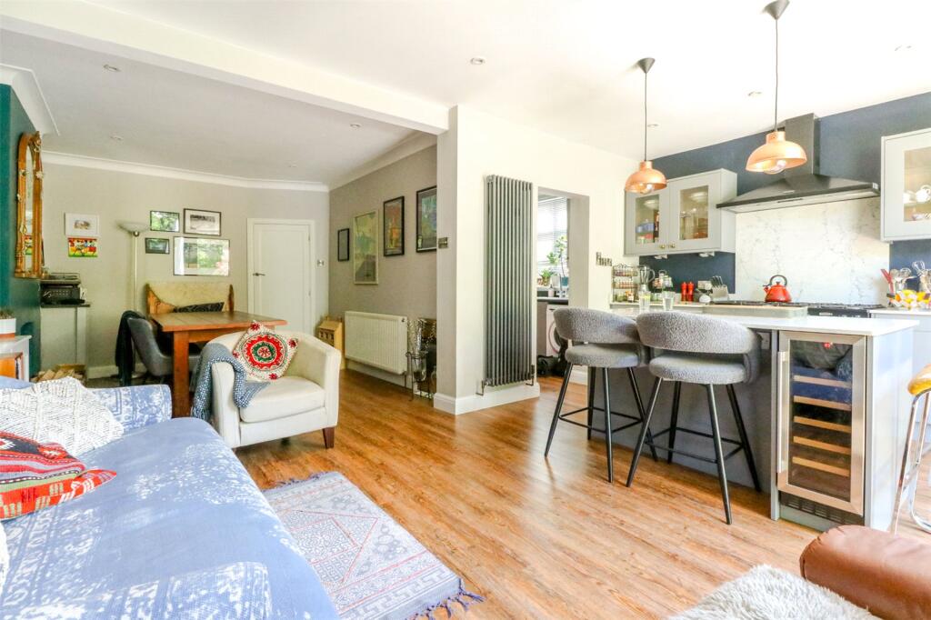 House in London - View 2