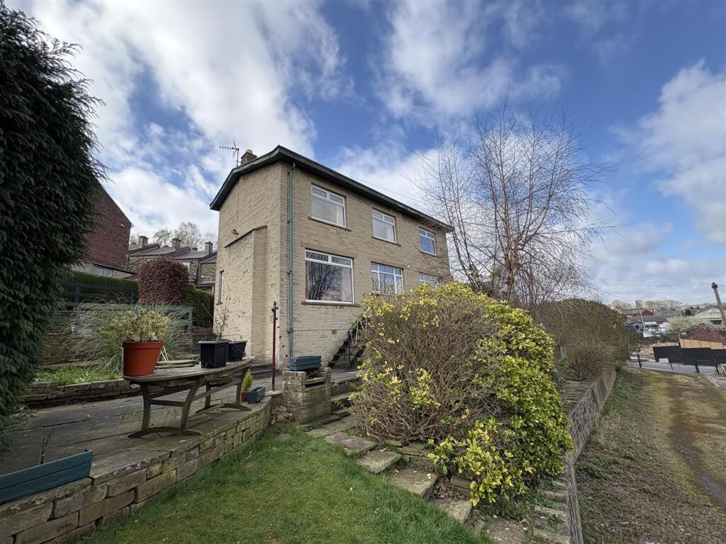 Main image of property: Wesley Street, Cleckheaton