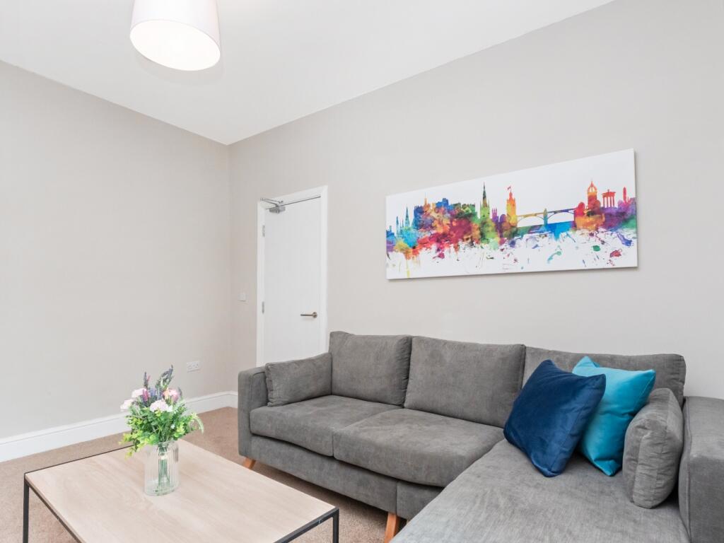 4 bedroom terraced house for rent