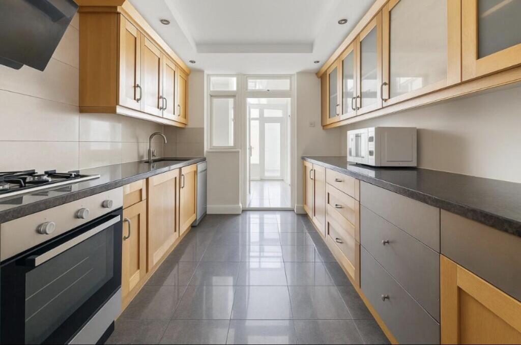 House in Ilford, Clayhall - View 2