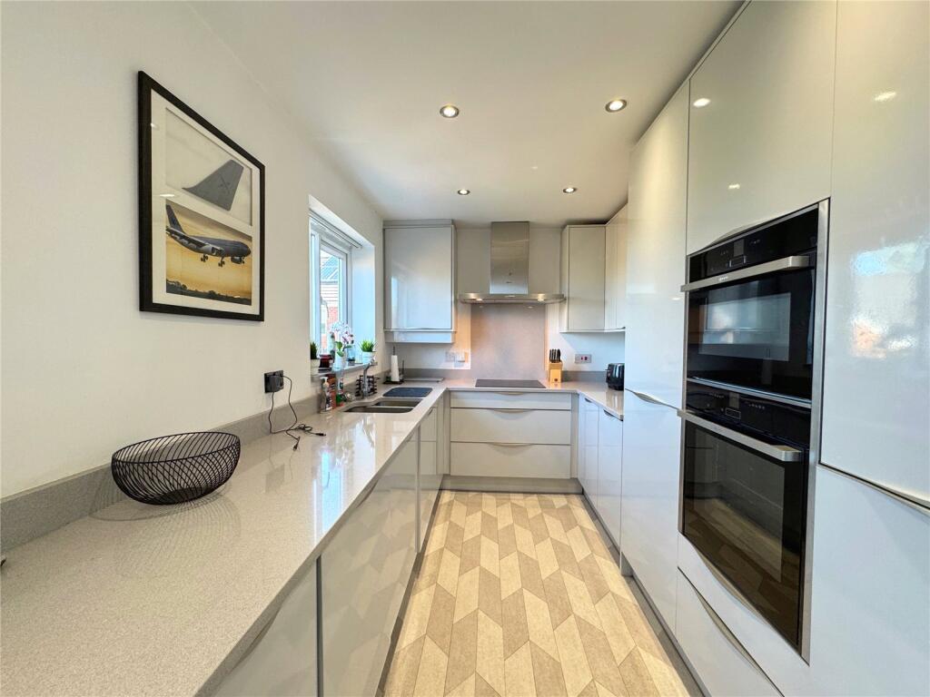 Repton Close, Bacup, Rossendale, OL13 photo 2