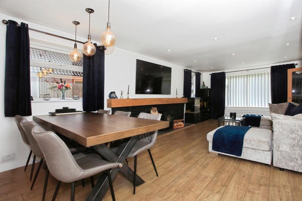 Main image of property: Park Road, Deeping St. James, Peterborough