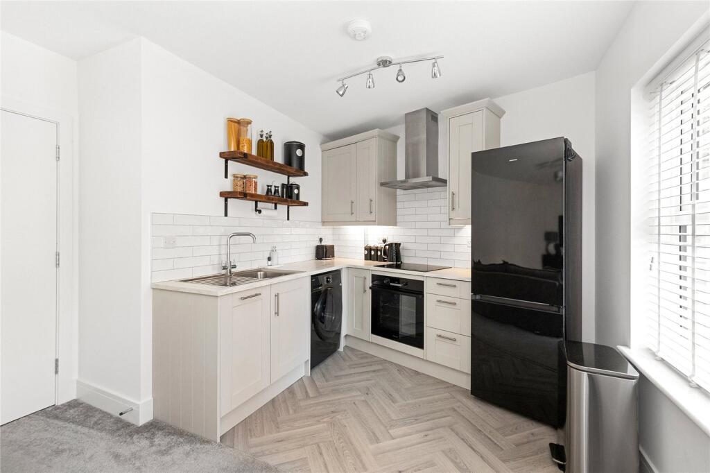 Apartment in London, Bromley Park, Plaistow - View 3