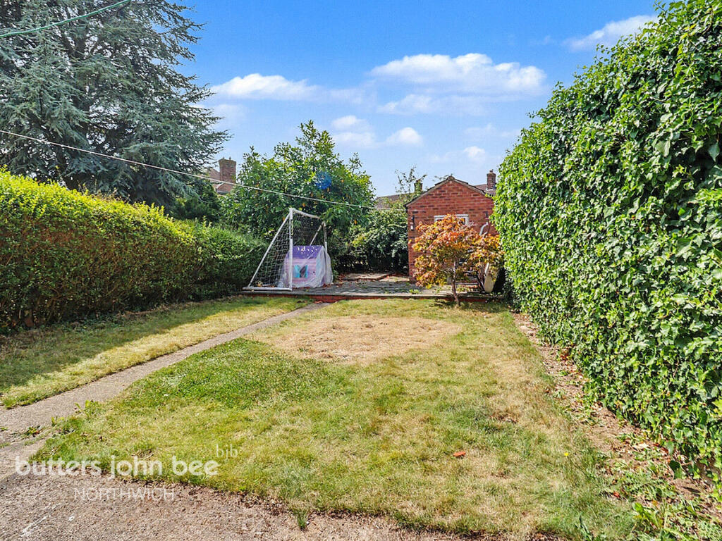2-bed terraced on Adlington Drive, Northwich, £160,000