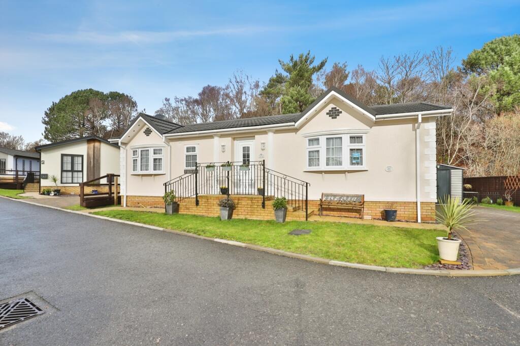 2-bed caravan on Blandford Road North, Beacon Hill, Poole, Dorset, BH16, £240,000