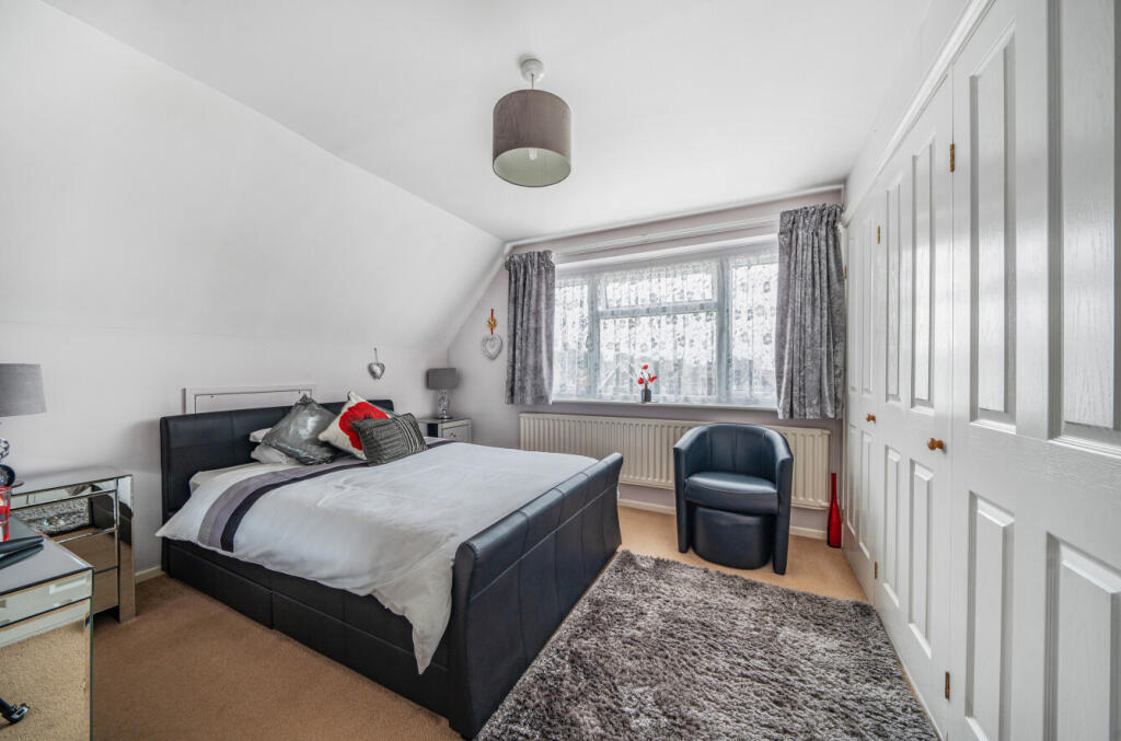 House in East Hampshire, Wooteys, Alton - View 4