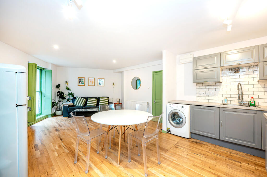 Main image of property: Chesterton Road, London, W10