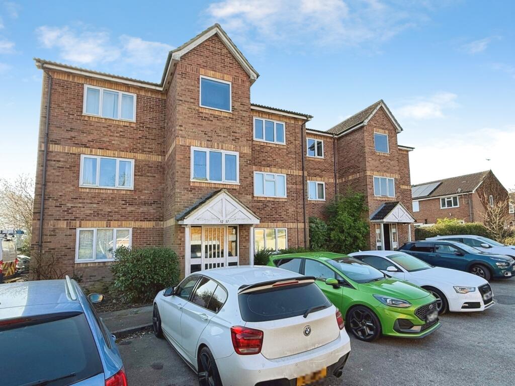 1-bed flat on Simmonds Close, Bracknell, Berkshire, £220,000