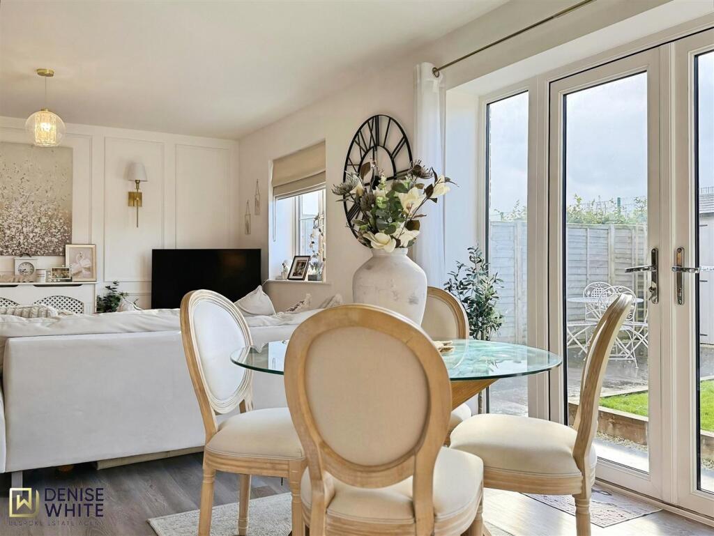 Birchwood Grove, Cheadle, Staffordshire, ST10 1AP photo 2