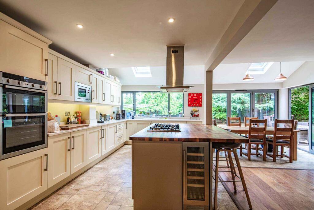 House in South Oxfordshire, Goring Heath - More