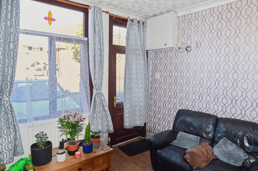 Heath Road, Bedworth, Warwickshire photo 3