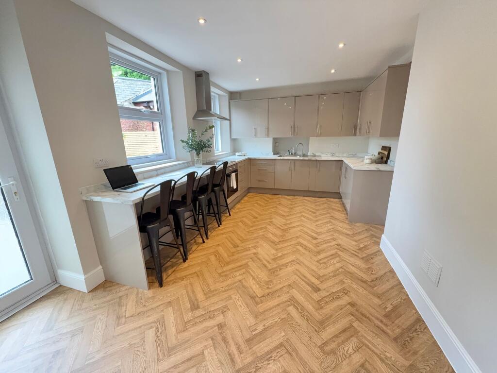 Walnut Road, Torquay, TQ2 – další