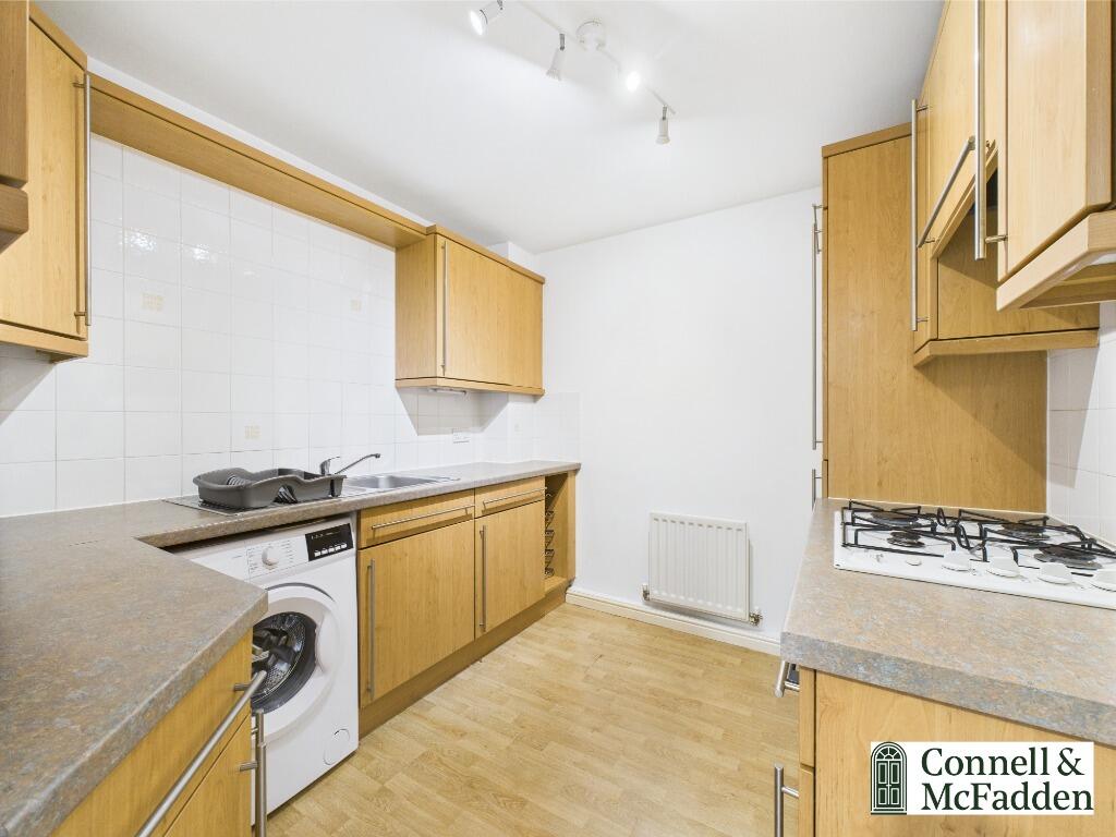 Apartment in Edinburgh, Lorne, Leith Central - View 2