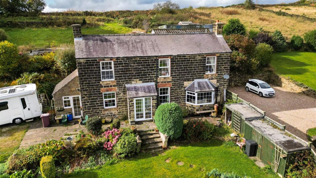 4-bed detached on Ashover Road, Ashover, S45, £599,950