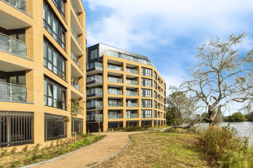 Main image of property: Yacht Club Place, Nottingham, NG2 4RN