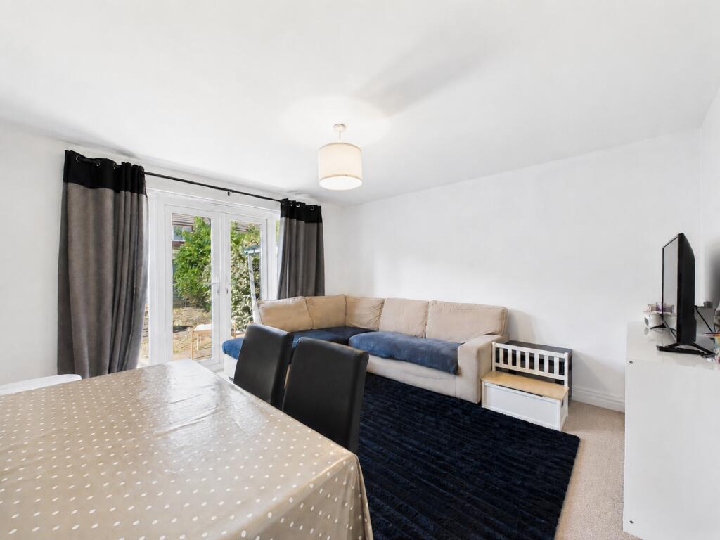 House in Worcester, Worcestershire - View 4