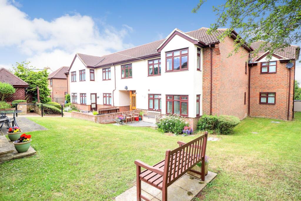 Main image of property: Sheriton Square, Rayleigh, SS6