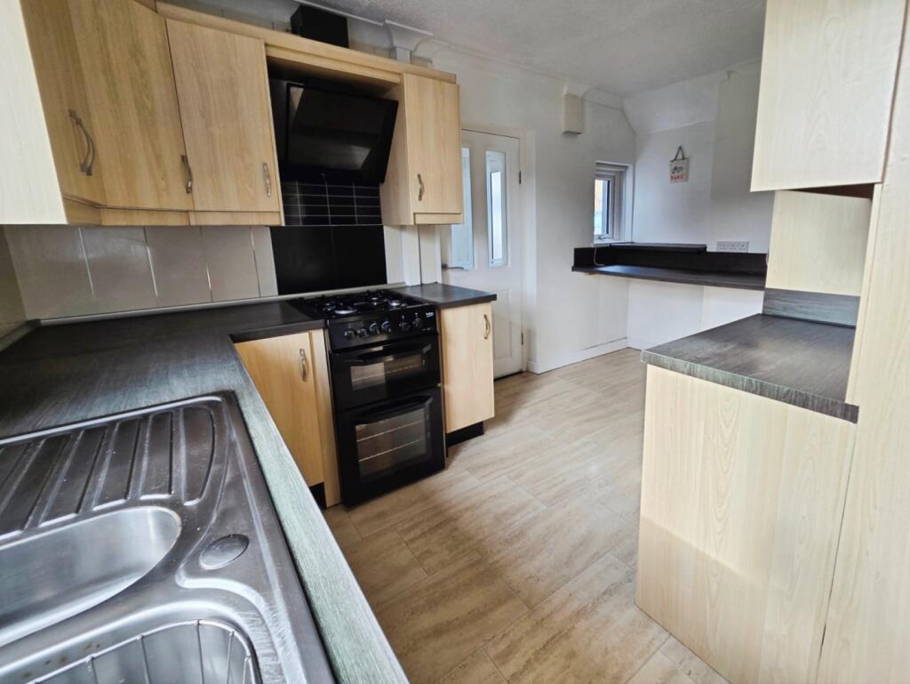 House in Cardiff, Llanharry - View 5