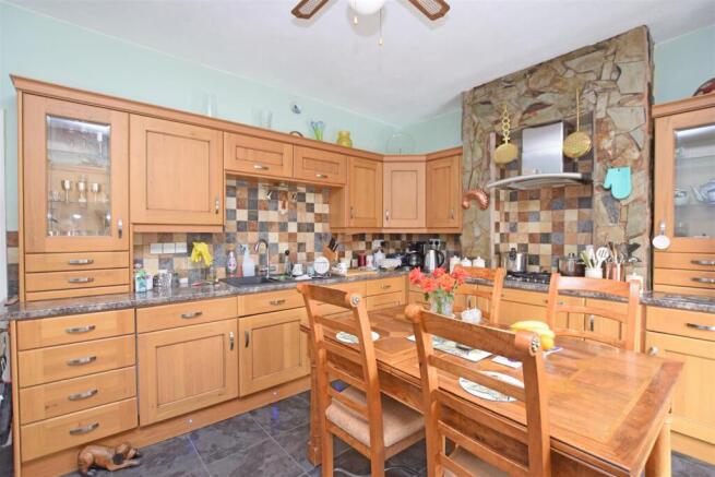 Kitchen.JPG