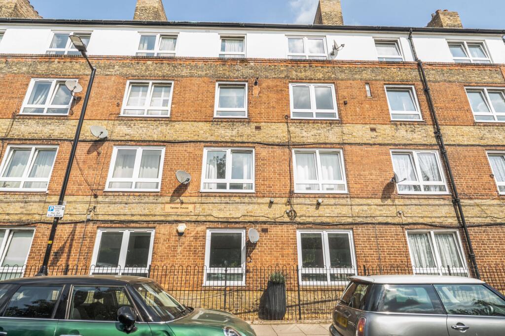 Apartment in London - More