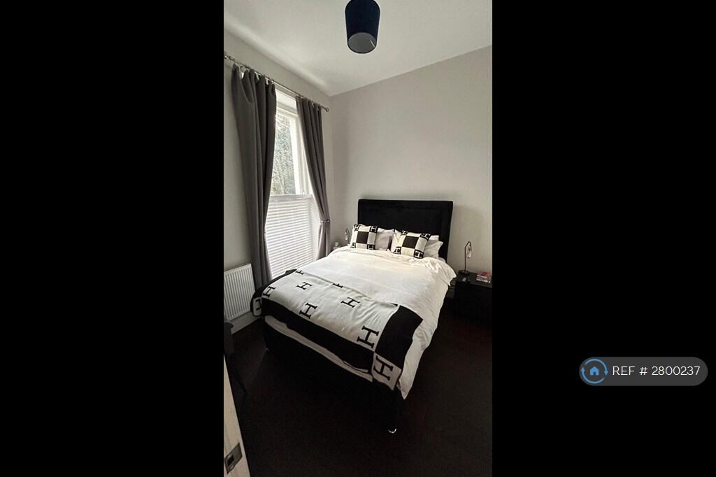 Apartment in Liverpool - More