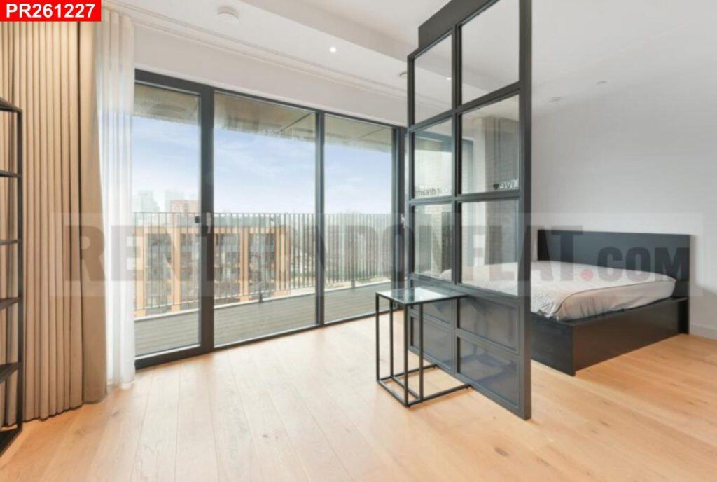 Main image of property: Poplar – Studio Flat