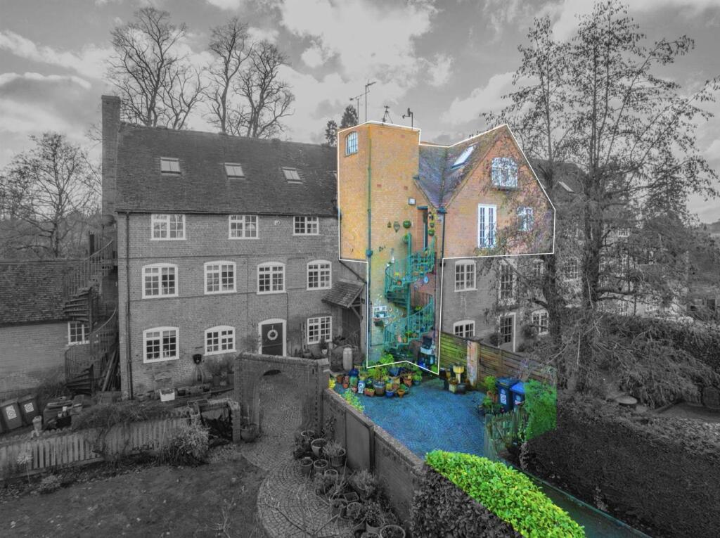 Main image of property: Stratford Road, Wootton Wawen, Henley-In-Arden