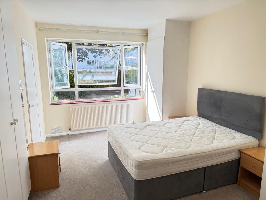 Apartment in London - View 5