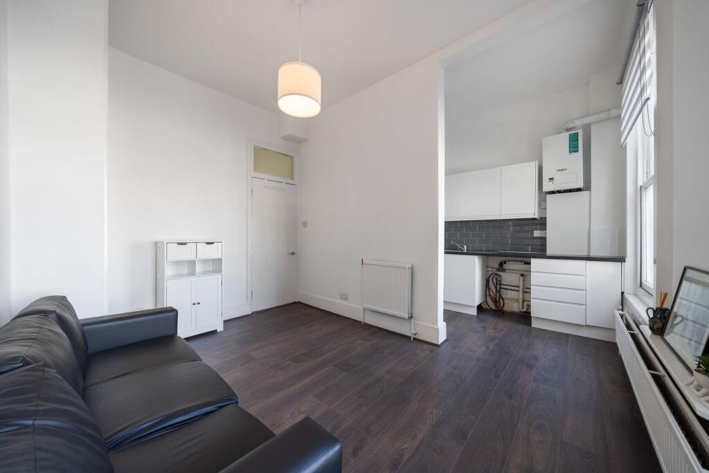 Apartment in London - View 3