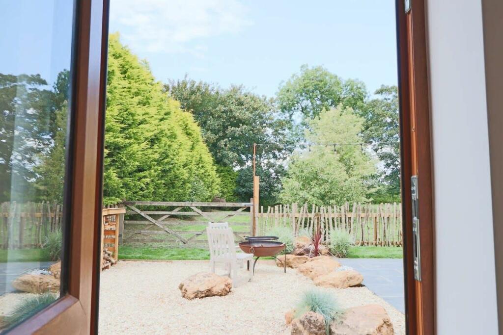 1 bedroom cottage for rent