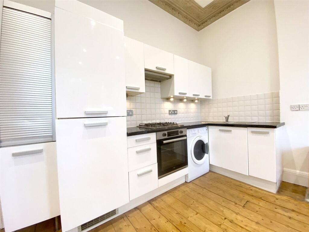 Apartment in Bristol - View 3