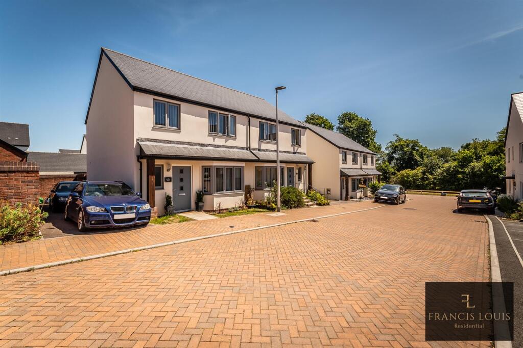3-bed semi-detached on Porcher Road, Exeter, £340,000
