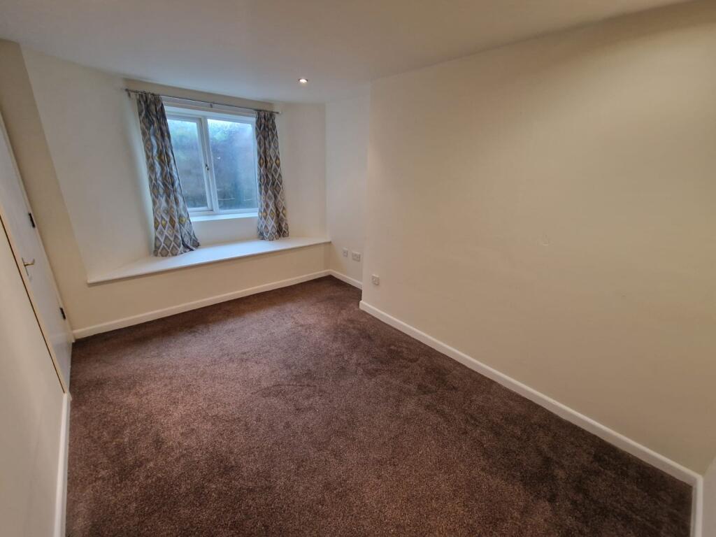 Apartment in Warwick, Emscote - More