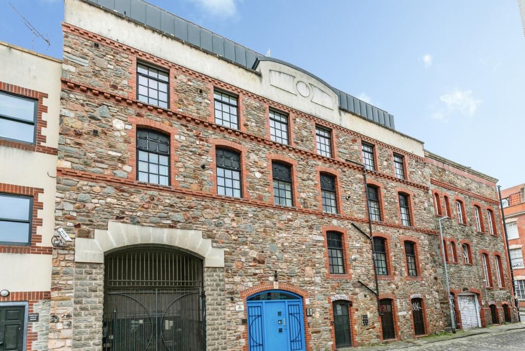 Main image of property: 3 Norfolk Avenue, BRISTOL, BS2