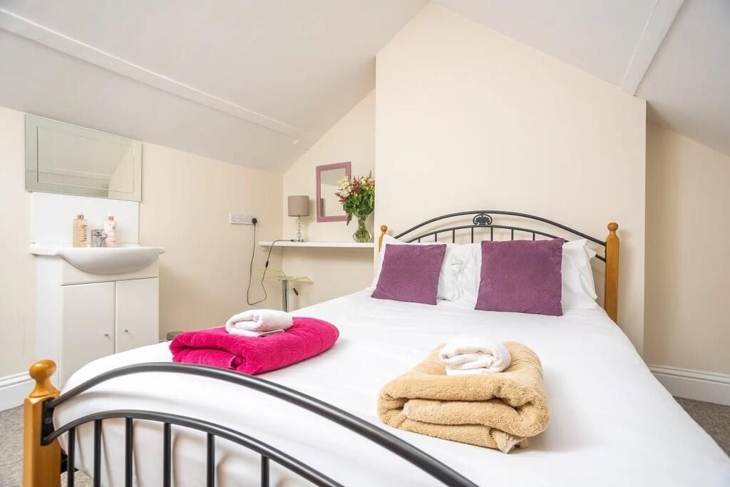 Apartment in Bath, Newbridge - View 3