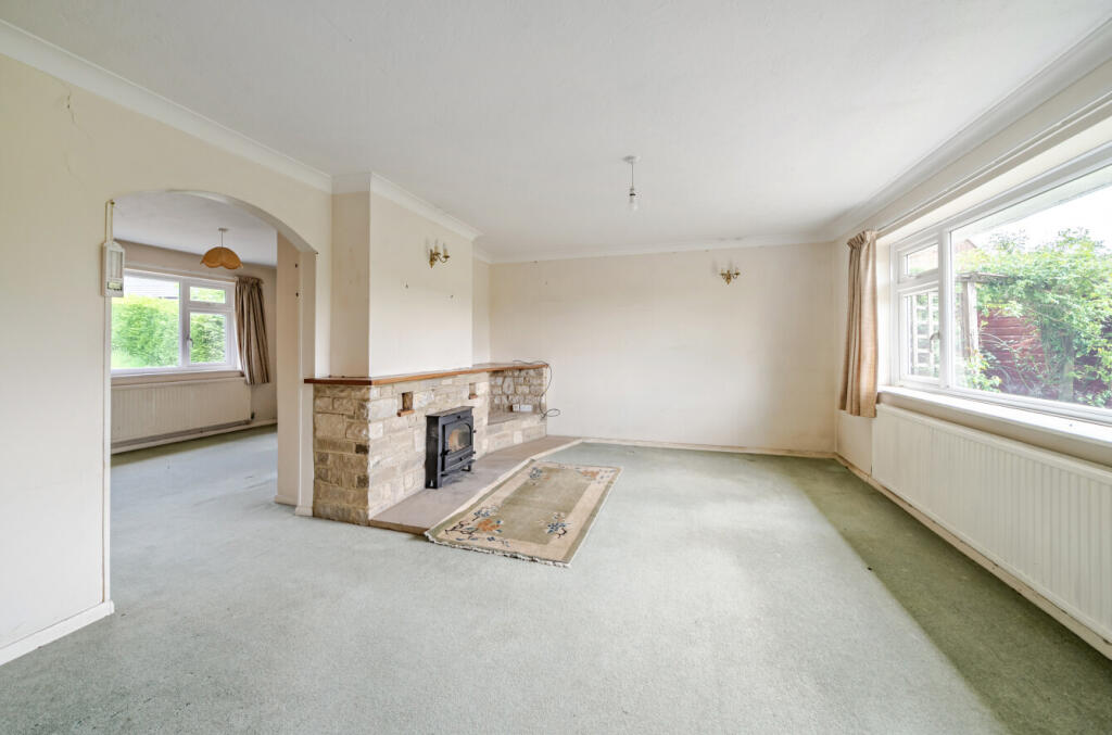 Hawthorn Road, Four Marks, Alton, Hampshire, GU34 - View 3