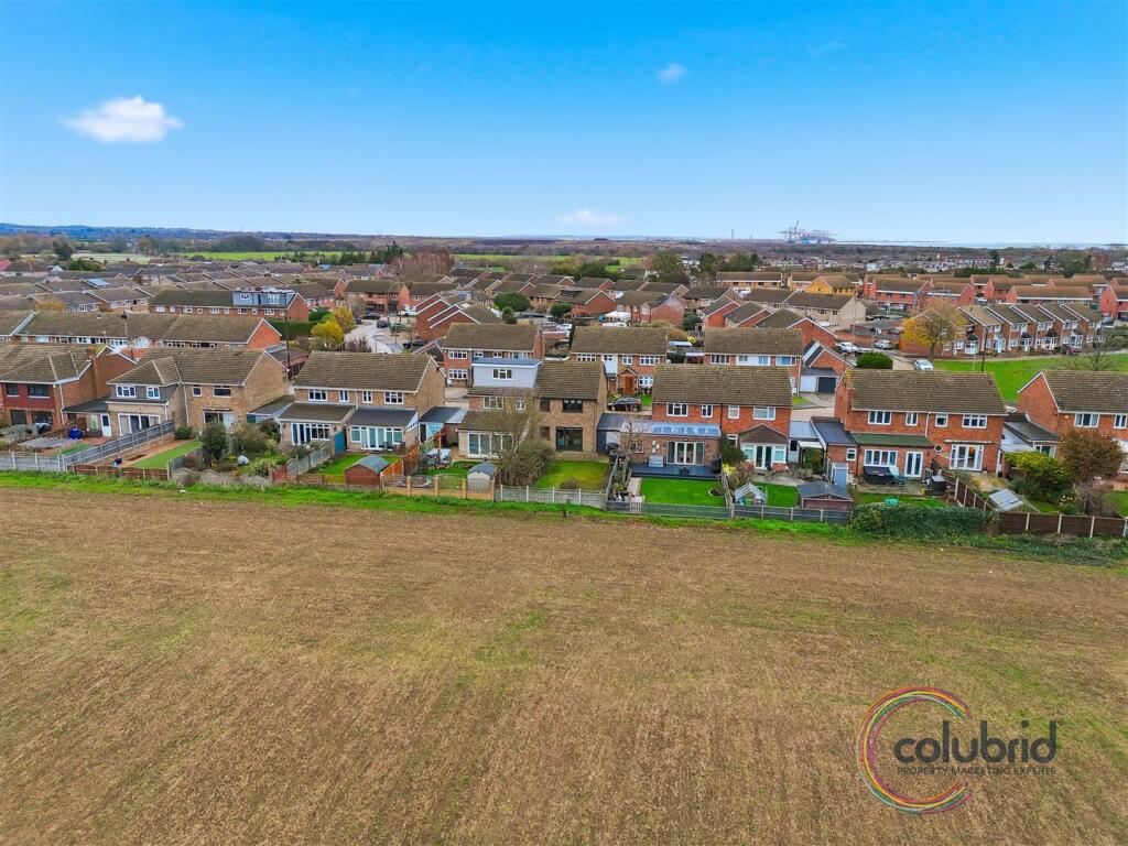 Beechcroft Avenue, Linford photo 3