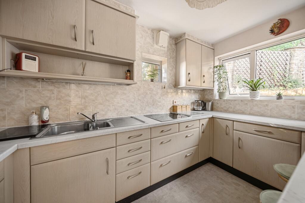 House in Dartford - More