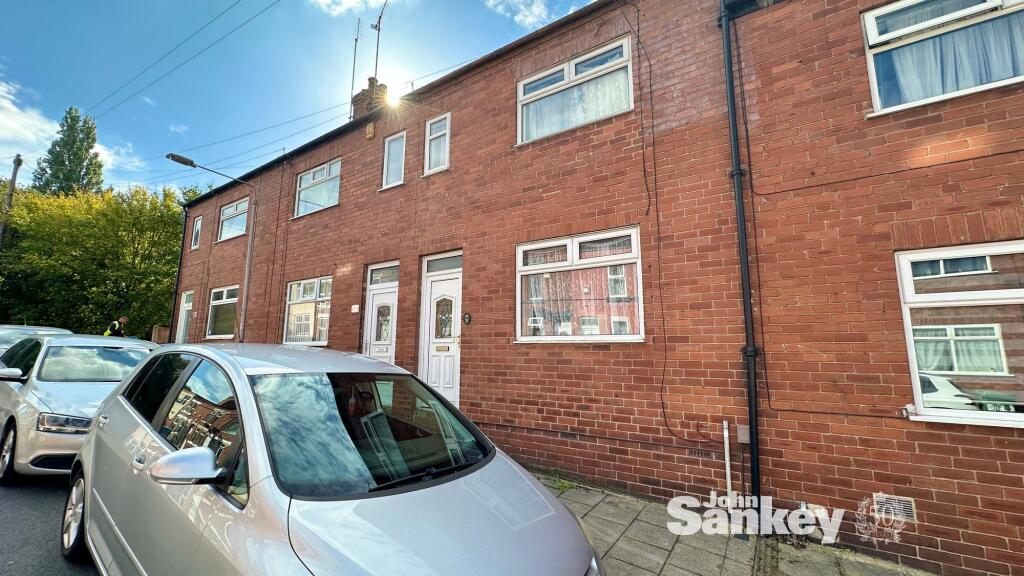 2-bed terraced on Laurel Avenue, Mansfield, NG18, £100,000