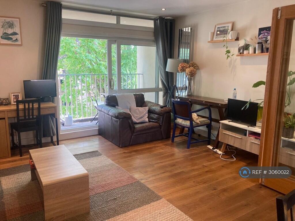 Apartment in London - View 2