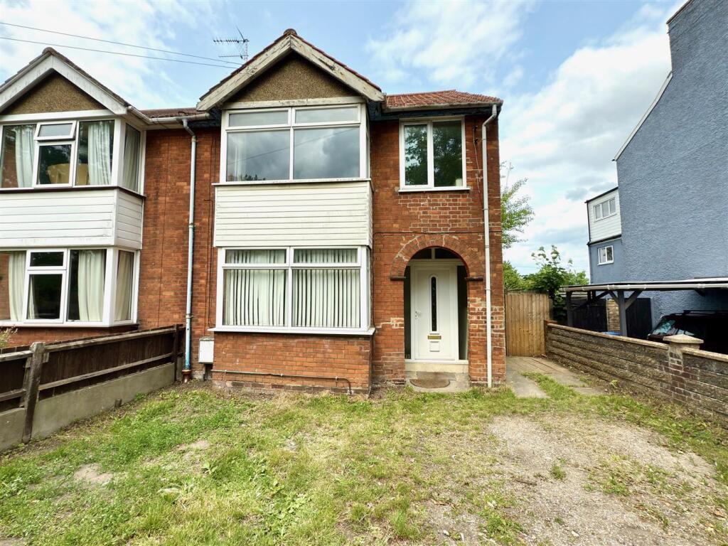 Main image of property: Victoria Road, Oulton Broad, Lowestoft, Suffolk