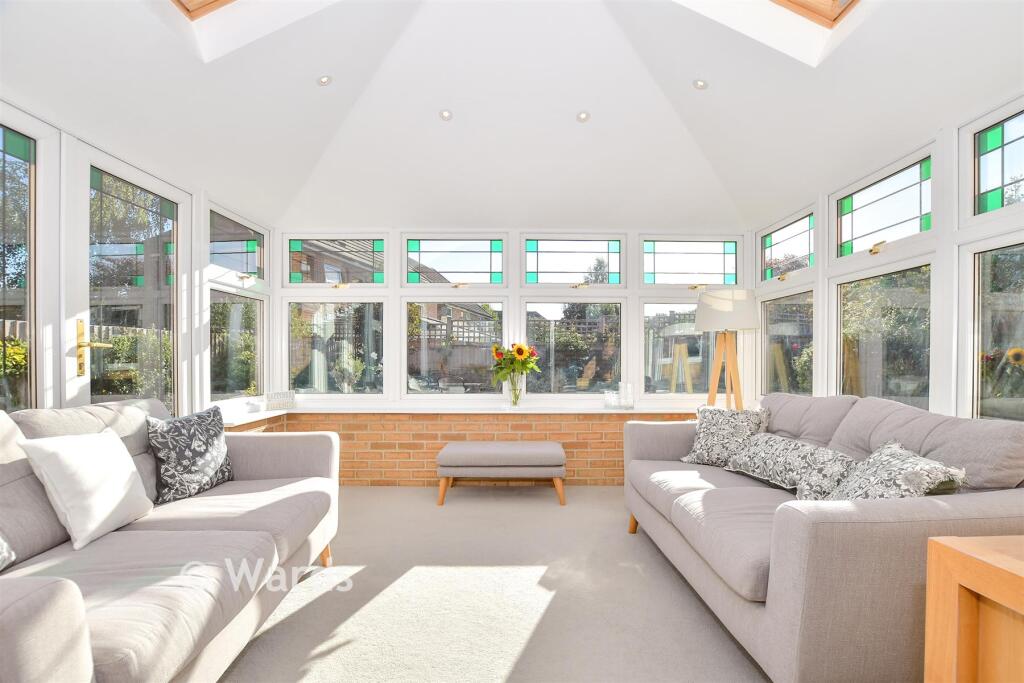 House in Tonbridge and Malling, Kings Hill - View 4