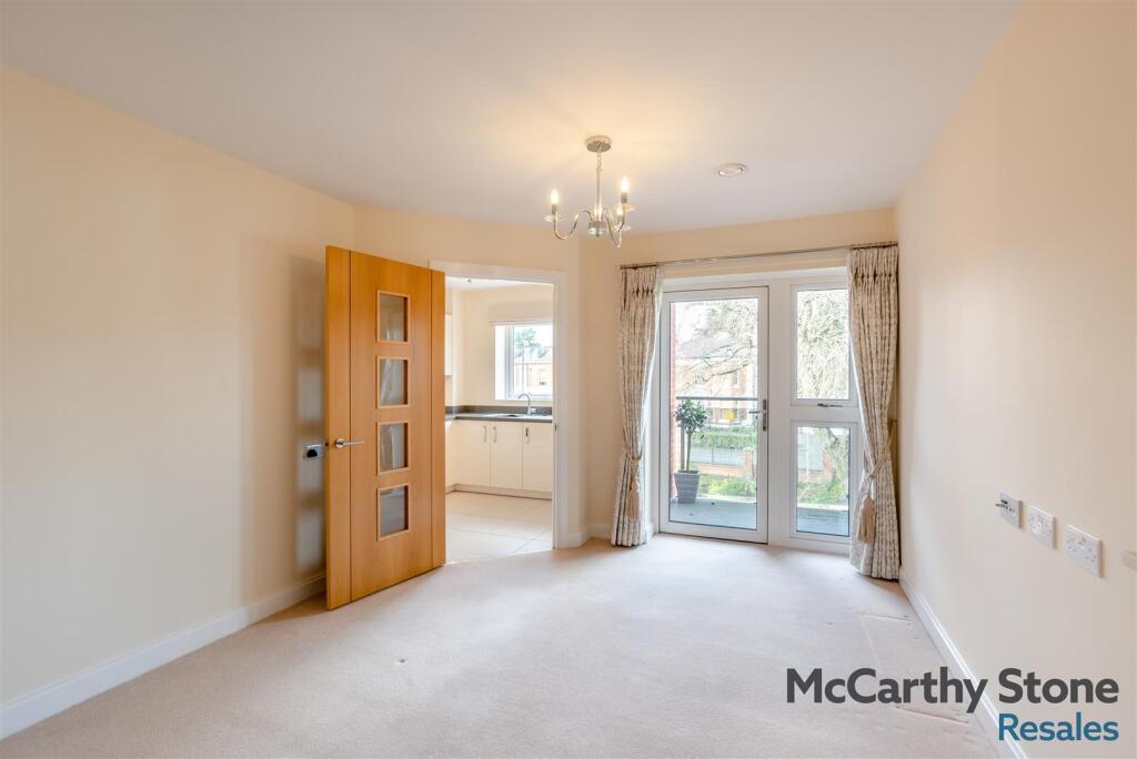 Apartment in Birmingham, The Calthorpe Estate, Harborne - View 2