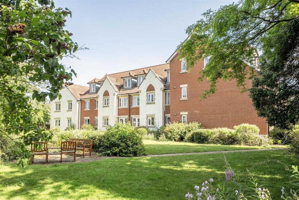 2-bed house on Peacock Lodge, Fishponds, Bristol, £250,000